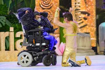 La XIII Gala de la Integración viste el escenario del Carnaval de La Tierra con el desfile de sus participantes/Lpcarnaval.